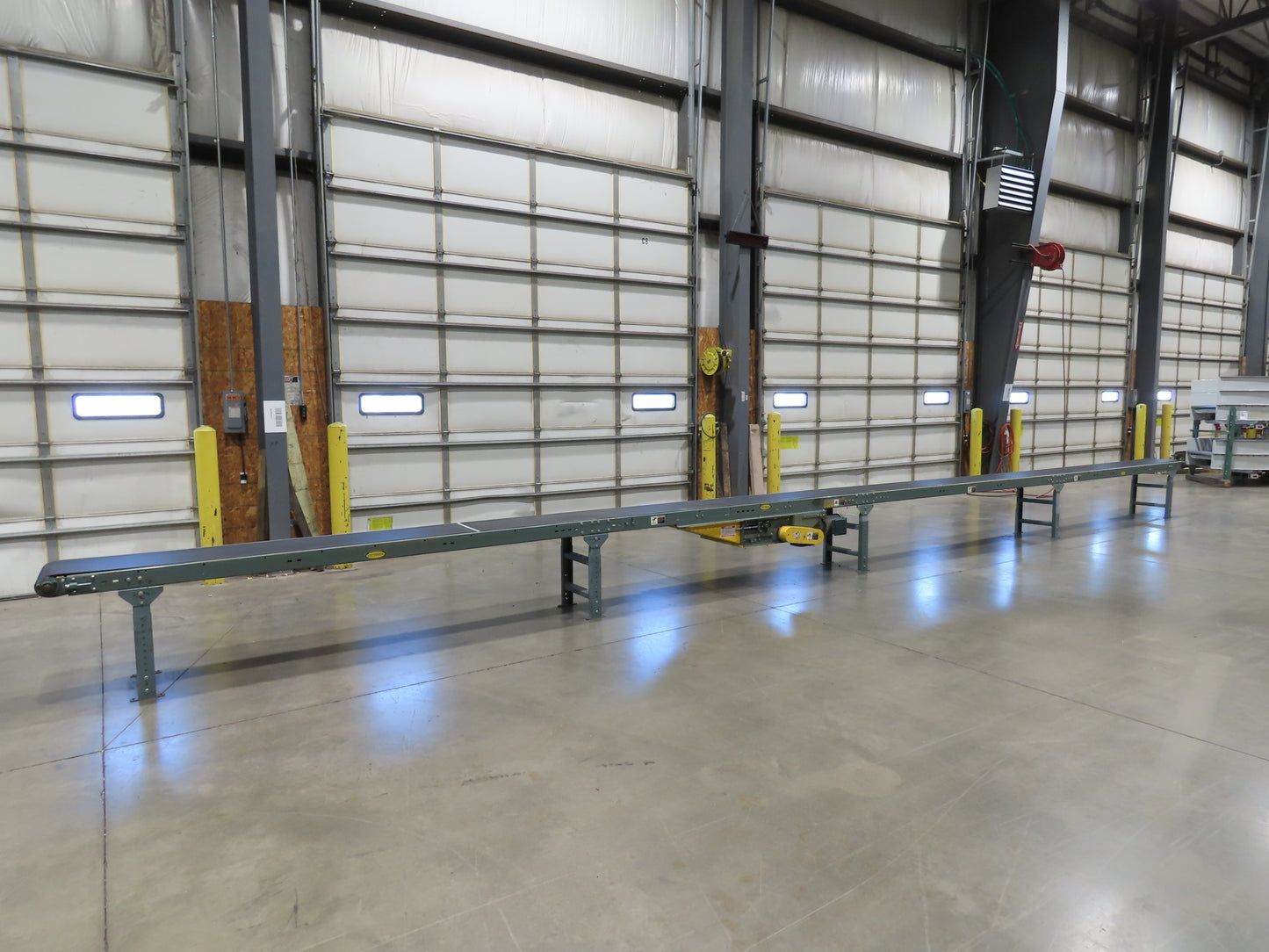 Hytrol 18"x 40' Slider Bed Conveyor 15.5" New Belt .5Hp 3PH Center Drive 100FPM