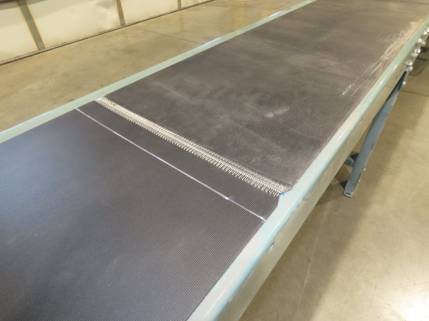 Hytrol 18"x 40' Slider Bed Conveyor 15.5" New Belt .5Hp 3PH Center Drive 100FPM