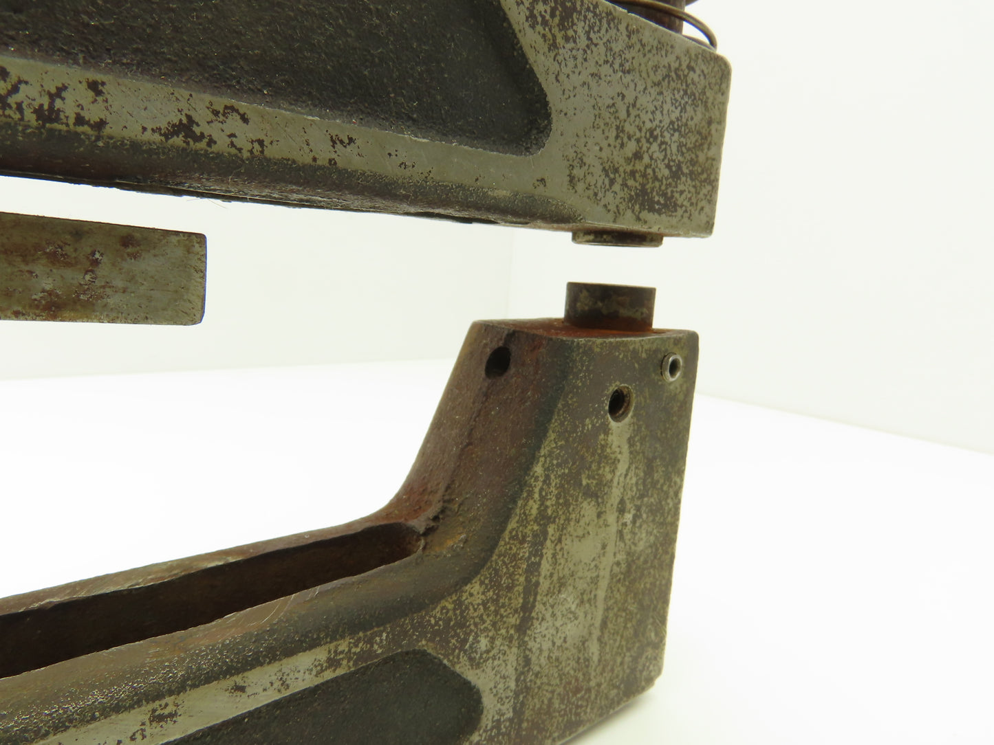 Unipunch 8H 1-1/4 Press Brake Punch C Frame 1/4" Circle 8" Throat 1-1/4" W