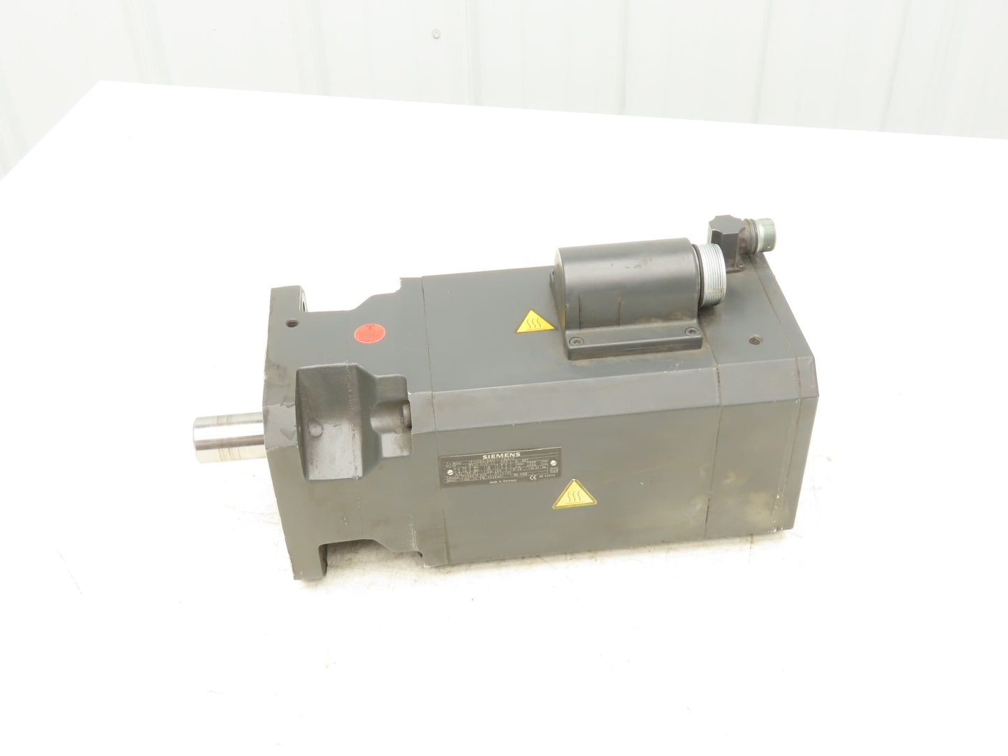 Siemens 1FT6084-8AH71-3AL0-Z Servo Motor w/Brake - Encoder I2048S/RB20 *Bad Seal