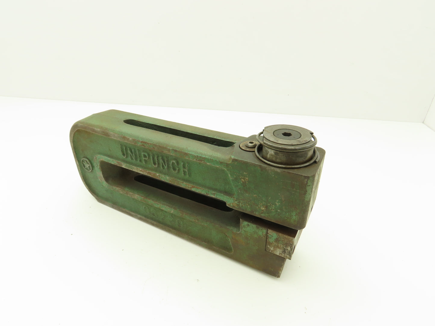 Unipunch 8BX2-1/4 Press Brake Punch C Frame 35/64" Circle 8" Throat 2-1/4" W