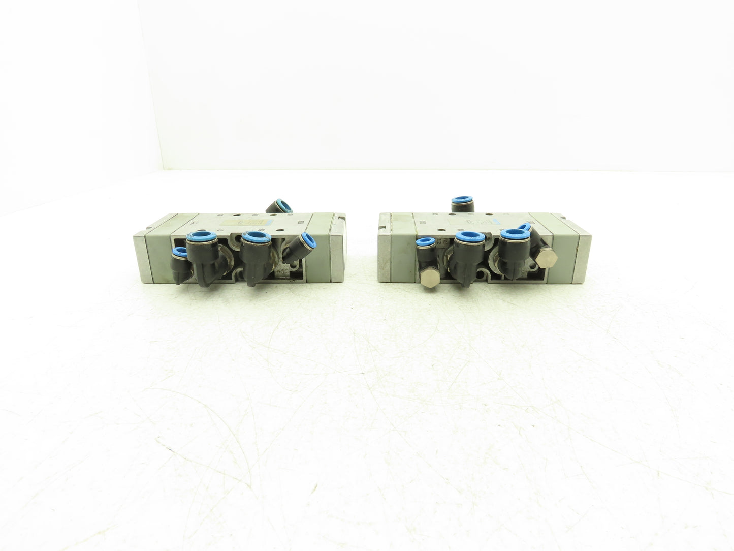 Festo VL-5/3G-3/8-B Pneumatic Control Valve 40-145PSI 3/8"NPT Ports Lot of 2