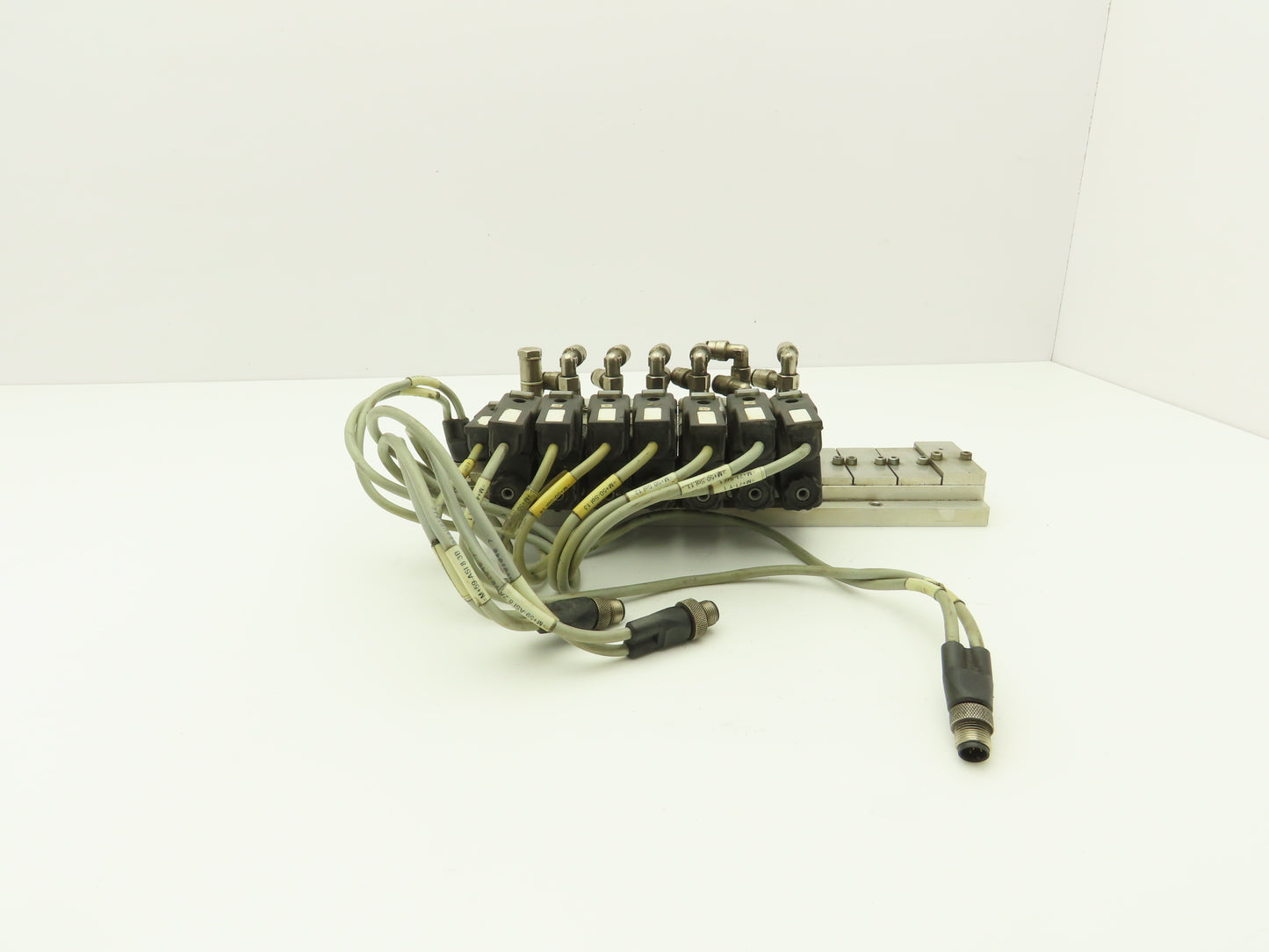 Vektor AG VP8100196 12-Station Manifold w/Herion Pneumatic Solenoid Valves 24VDC