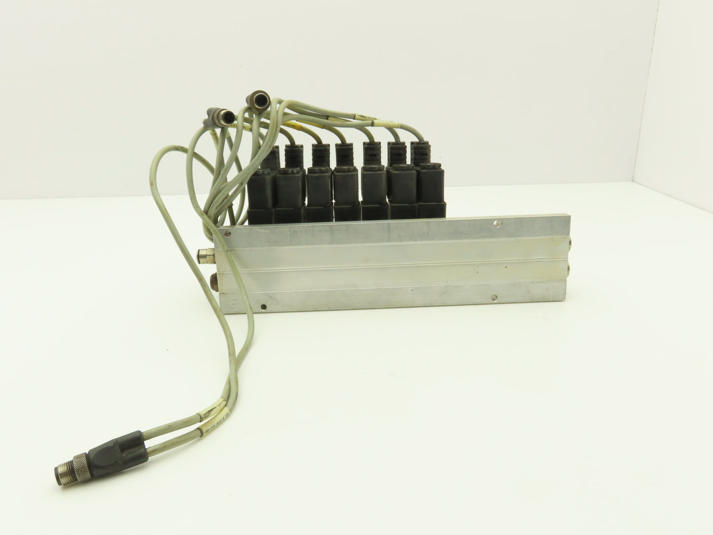 Vektor AG VP8100196 12-Station Manifold w/Herion Pneumatic Solenoid Valves 24VDC