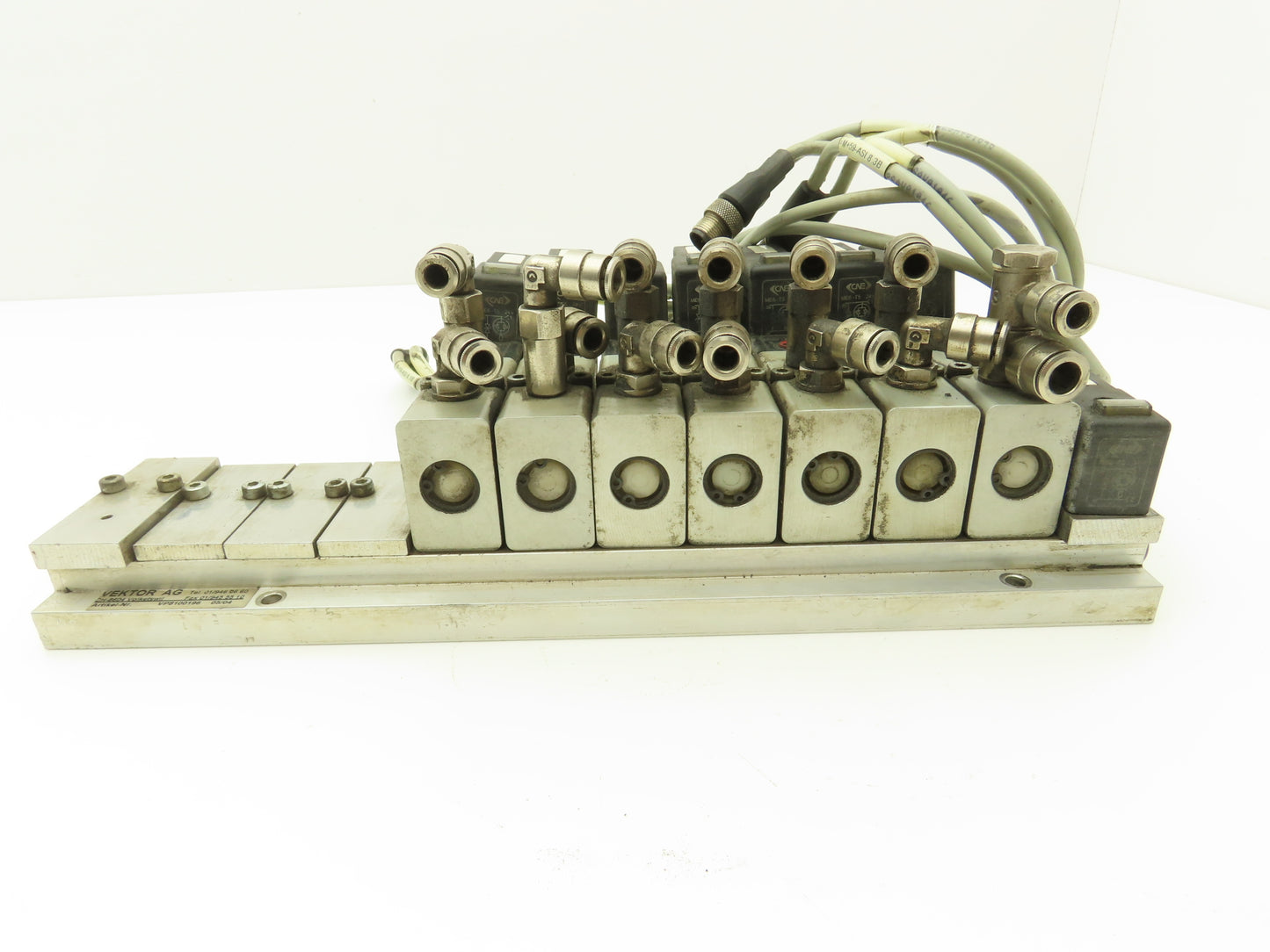 Vektor AG VP8100196 12-Station Manifold w/Herion Pneumatic Solenoid Valves 24VDC