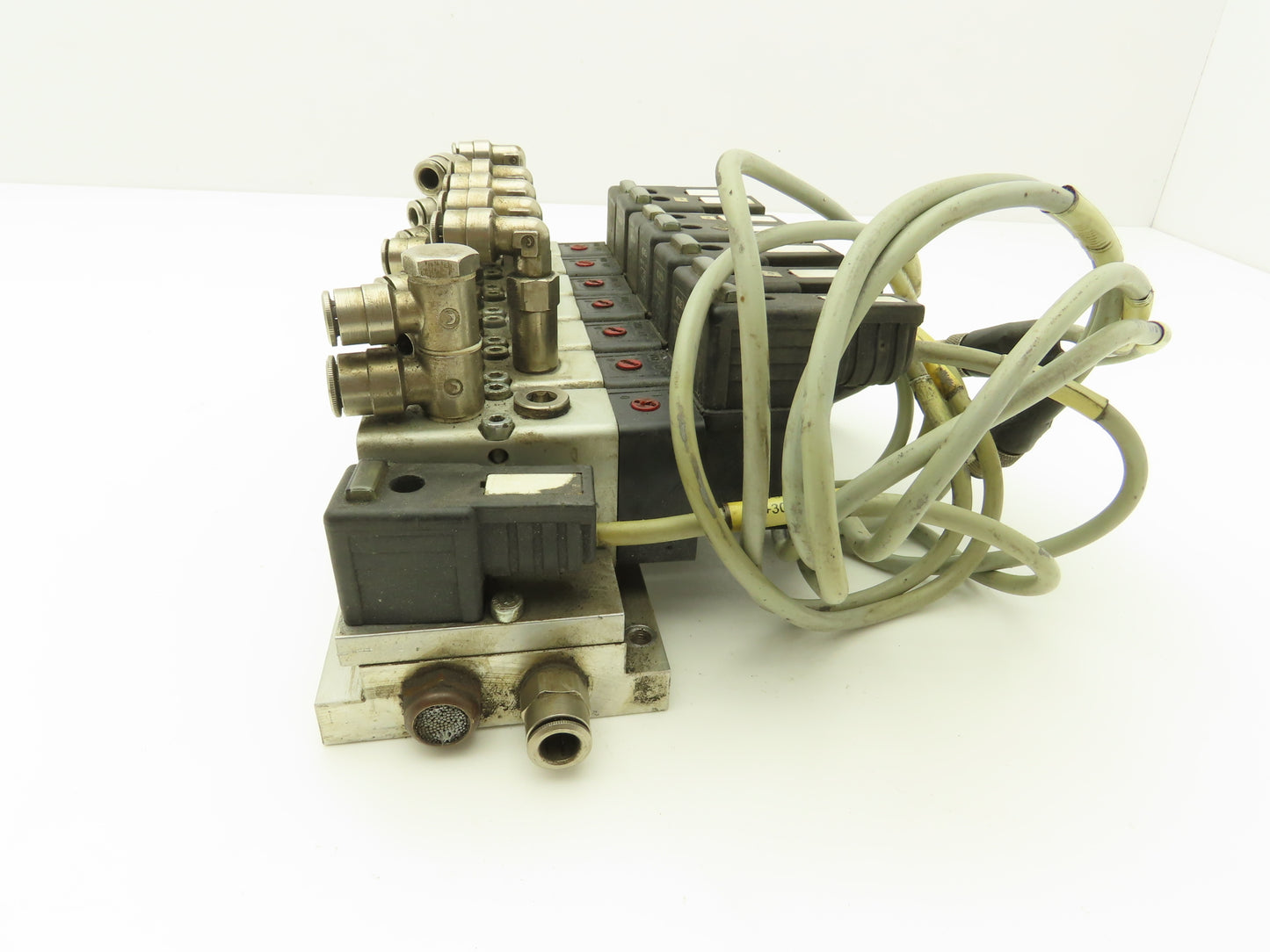 Vektor AG VP8100196 12-Station Manifold w/Herion Pneumatic Solenoid Valves 24VDC