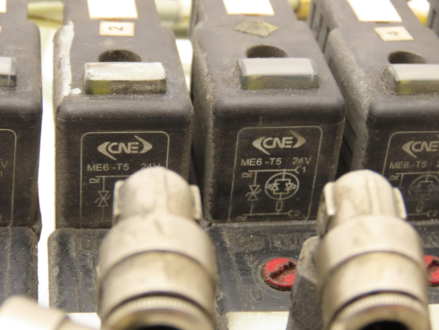 Vektor AG VP8100196 12-Station Manifold w/Herion Pneumatic Solenoid Valves 24VDC