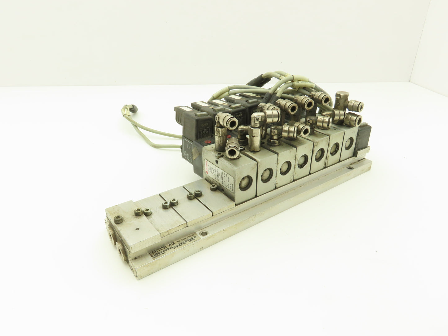 Vektor AG VP8100196 12-Station Manifold w/Herion Pneumatic Solenoid Valves 24VDC