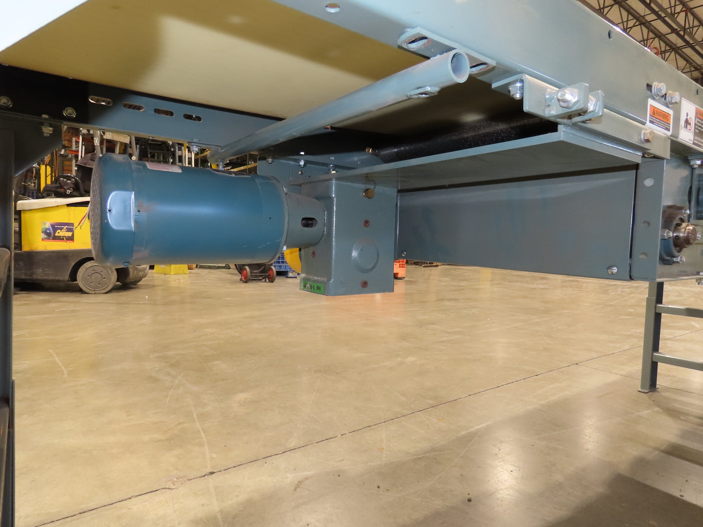 Hytrol 24"x 19' 10" Slider Bed Conveyor 18"Belt 1Hp 3PH Center Drive 110FPM