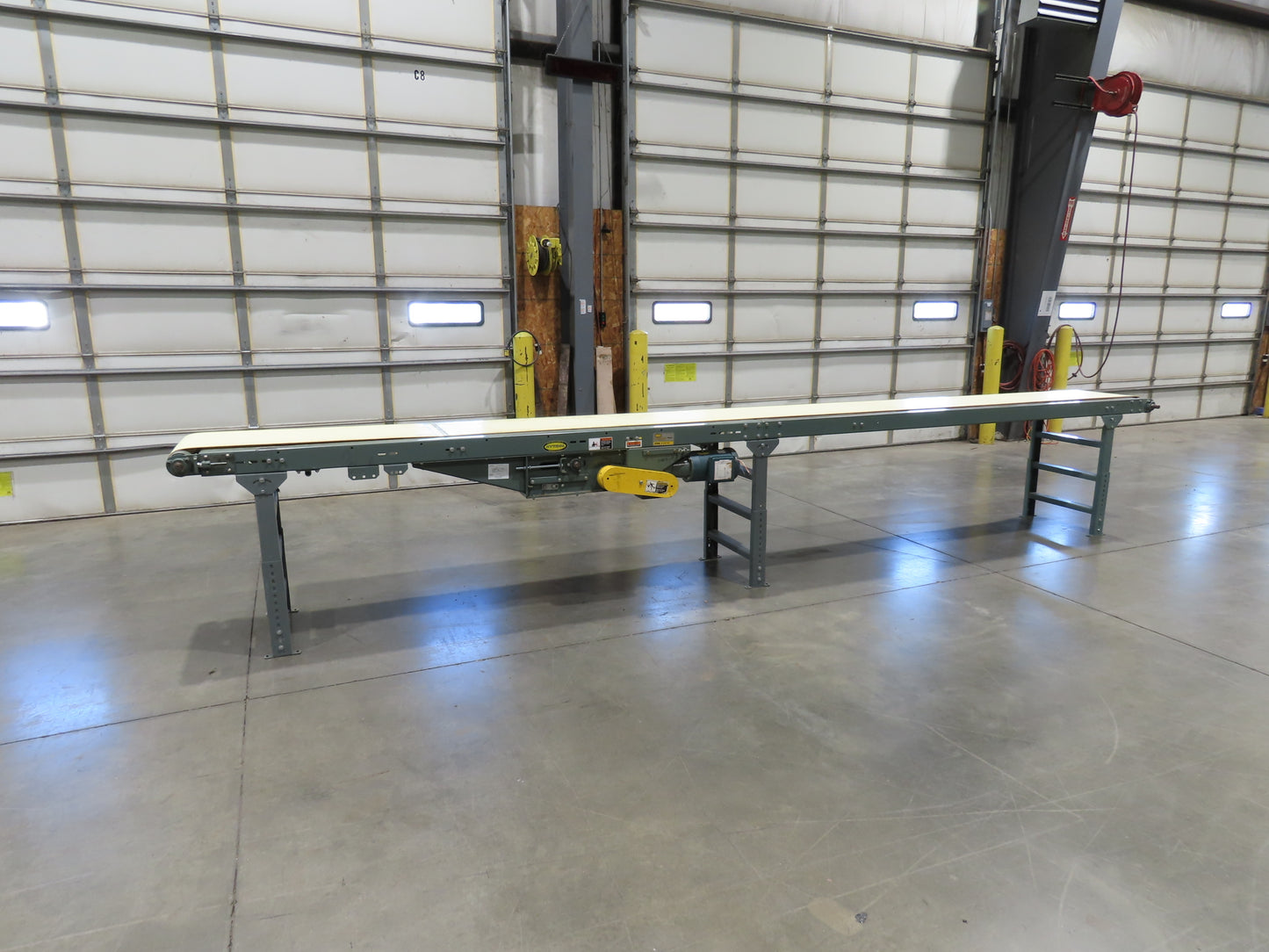 Hytrol 24"x 19' 10" Slider Bed Conveyor 18"Belt 1Hp 3PH Center Drive 110FPM