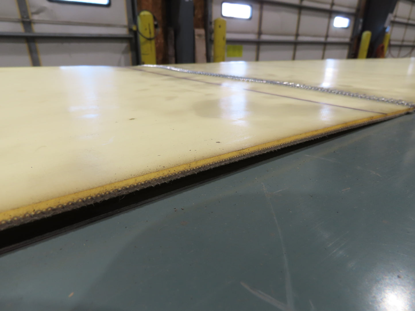 Hytrol 24"x 19' 10" Slider Bed Conveyor 18"Belt 1Hp 3PH Center Drive 110FPM