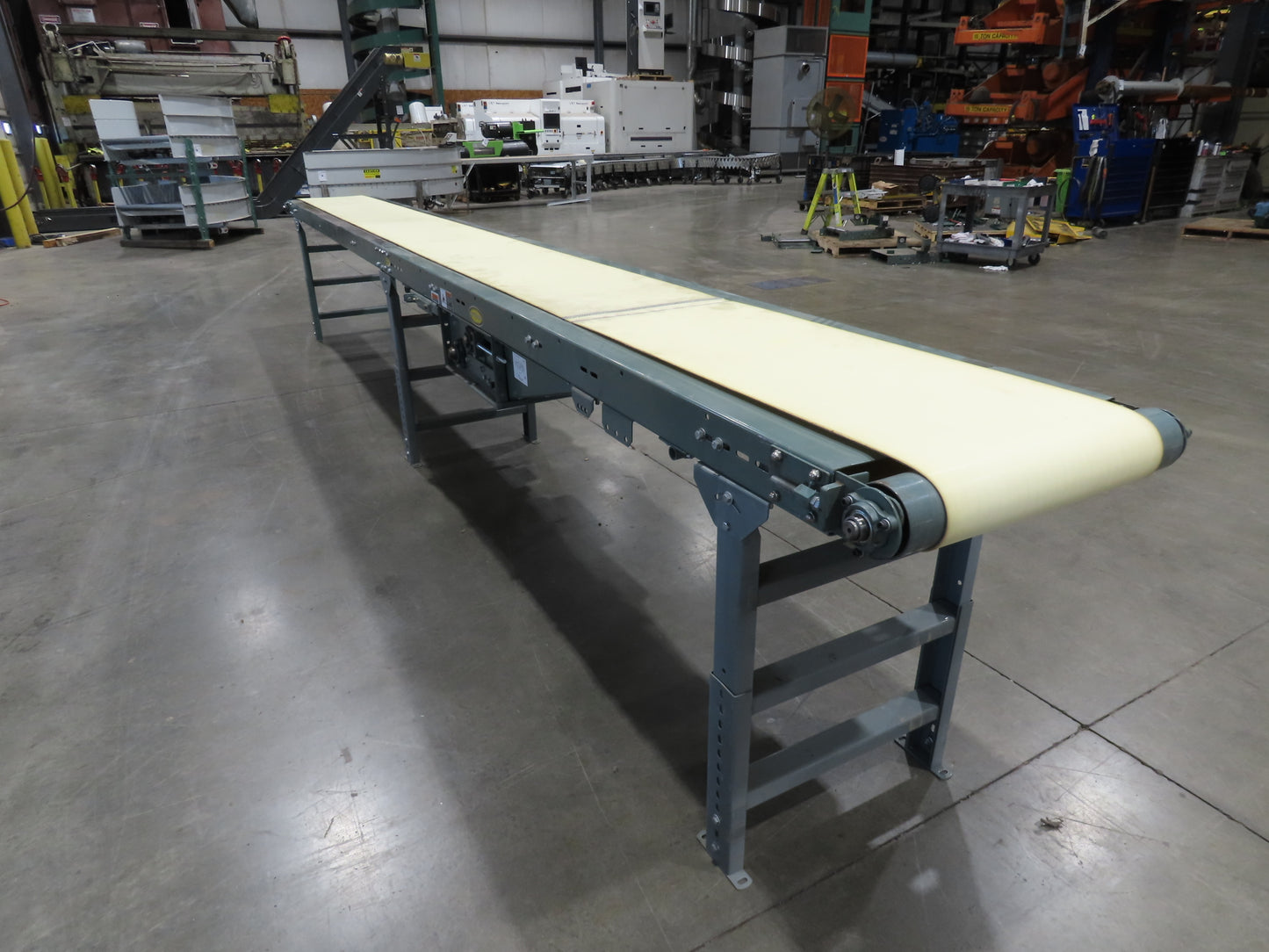Hytrol 24"x 19' 10" Slider Bed Conveyor 18"Belt 1Hp 3PH Center Drive 110FPM