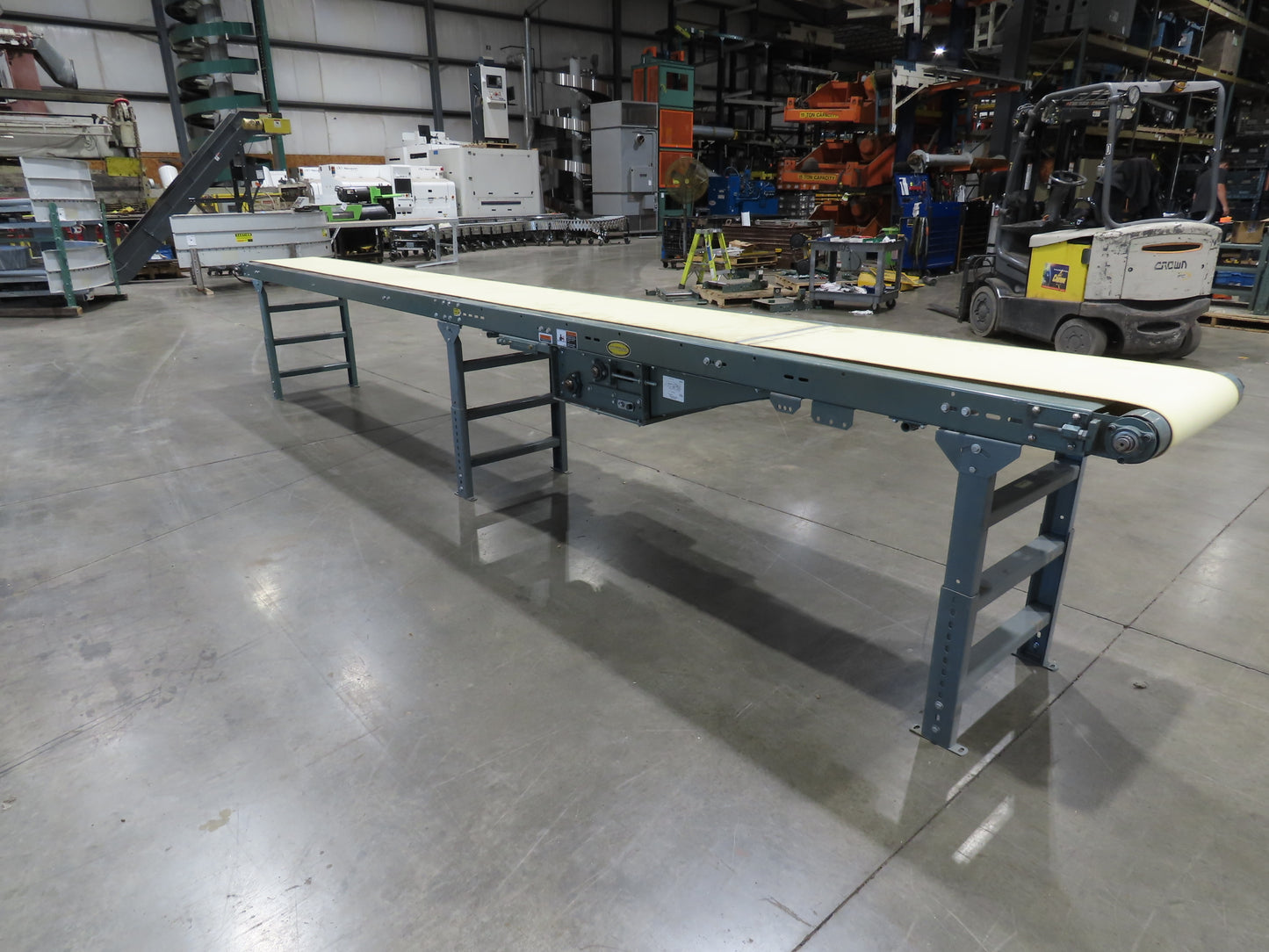 Hytrol 24"x 19' 10" Slider Bed Conveyor 18"Belt 1Hp 3PH Center Drive 110FPM