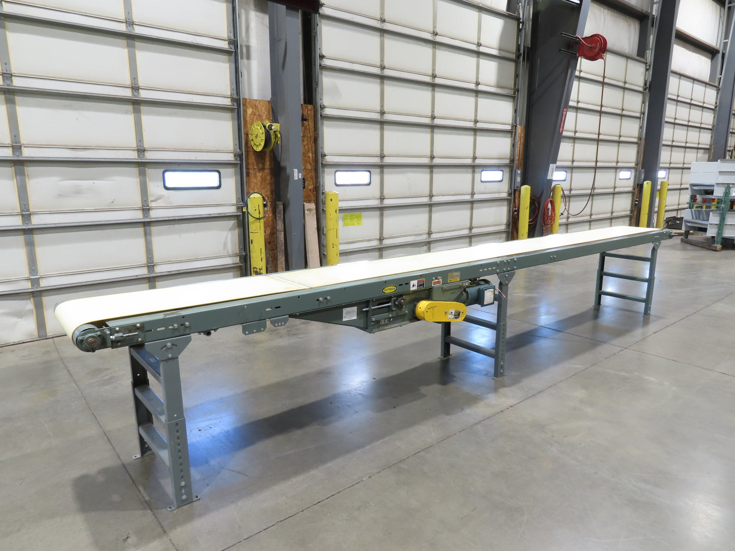 Hytrol 24"x 19' 10" Slider Bed Conveyor 18"Belt 1Hp 3PH Center Drive 110FPM