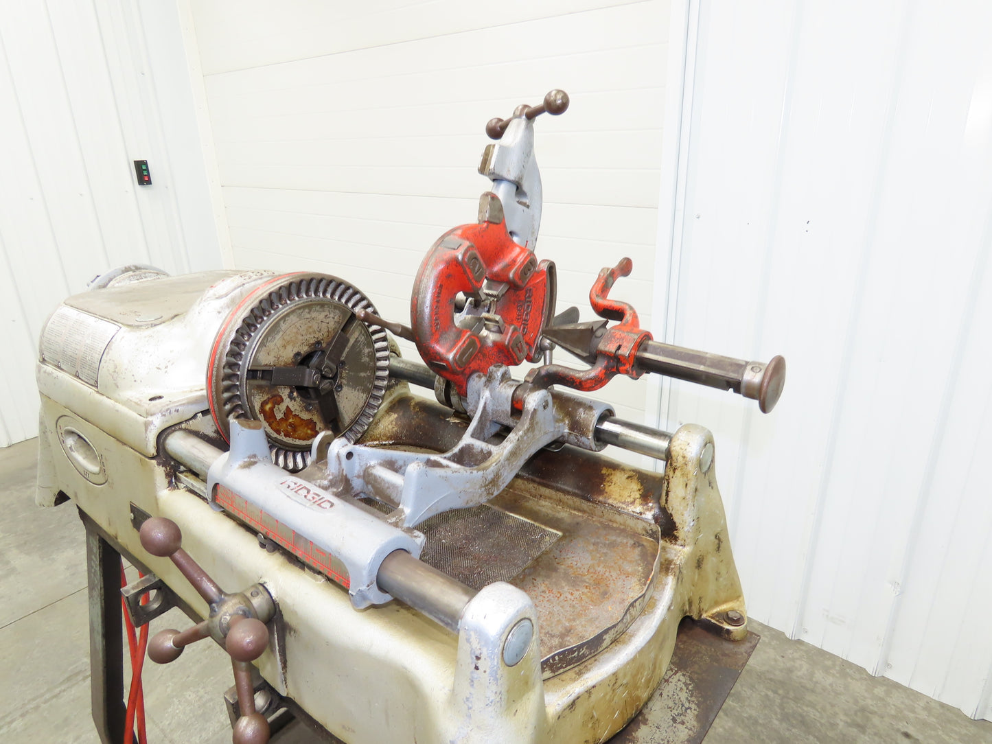 Ridgid 535 Pipe Bolt Threader Machine 120VAC Die Head Cutter Reamer 33" Stand