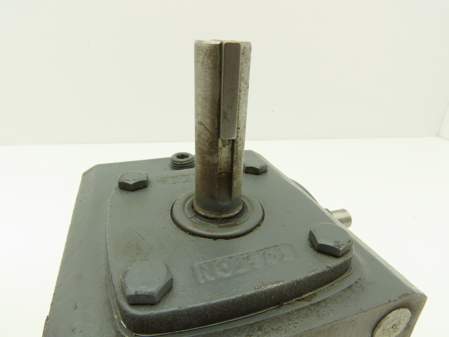 Boston Gear 713-25-G Worm Gearbox 25:1 Reducer .36Hp 70 RPM LH 1/2"x 5/8" Shafts