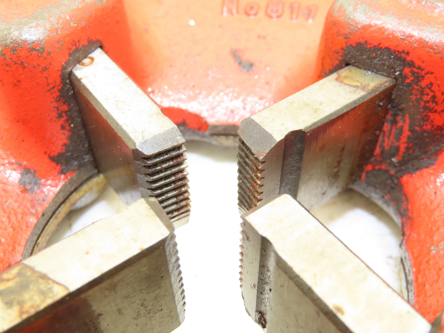 Ridgid 811 Die Head Universal Quick Opening 1/2"-13 UNC Bolt Dies