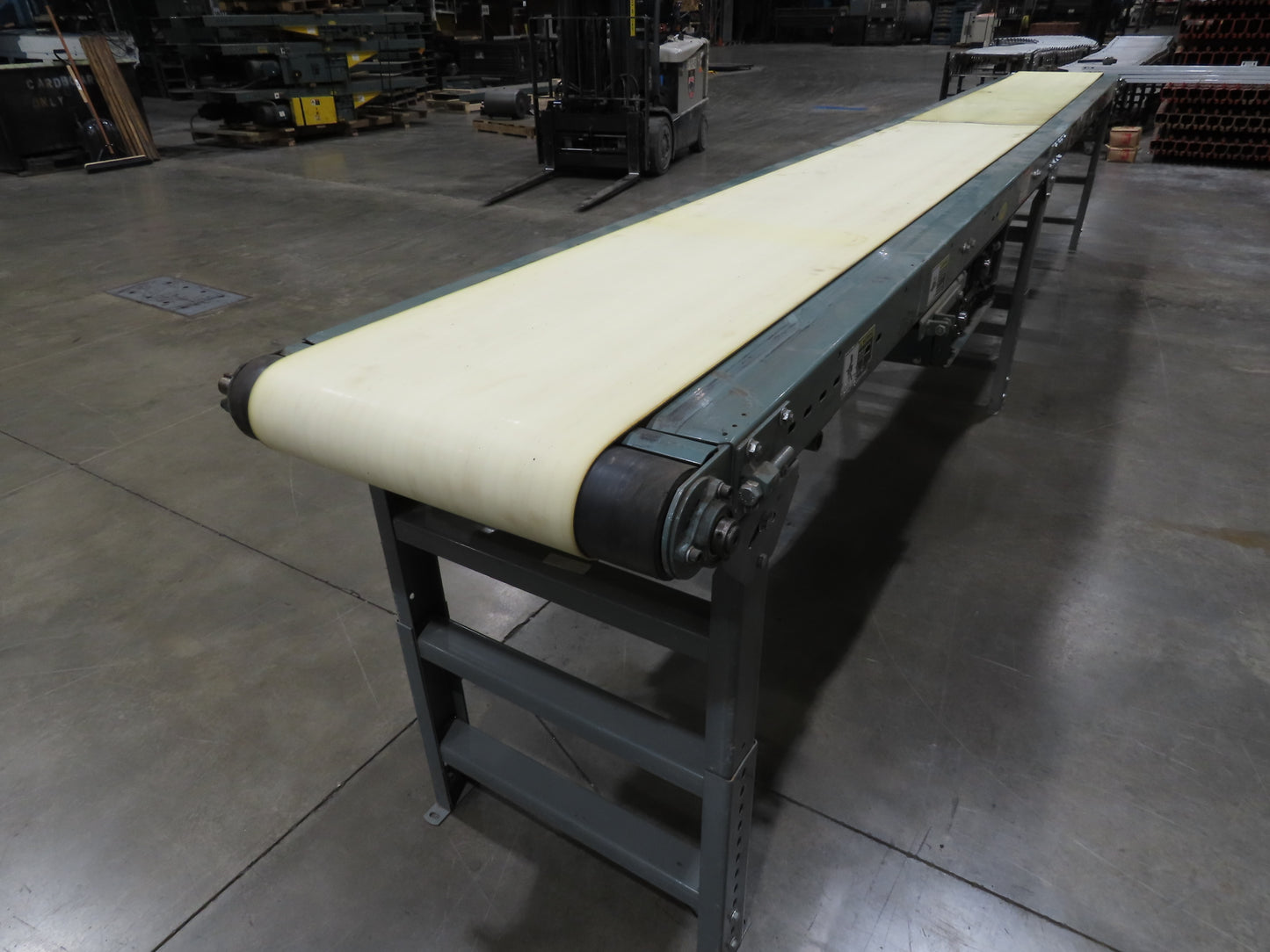 Hytrol 27"x 17' 10" Slider Bed Conveyor 18"Belt 2Hp 3PH Center Drive 86FPM