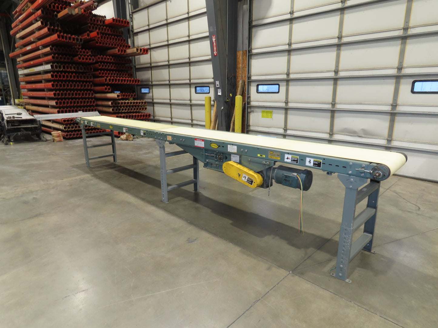 Hytrol 27"x 17' 10" Slider Bed Conveyor 18"Belt 2Hp 3PH Center Drive 86FPM