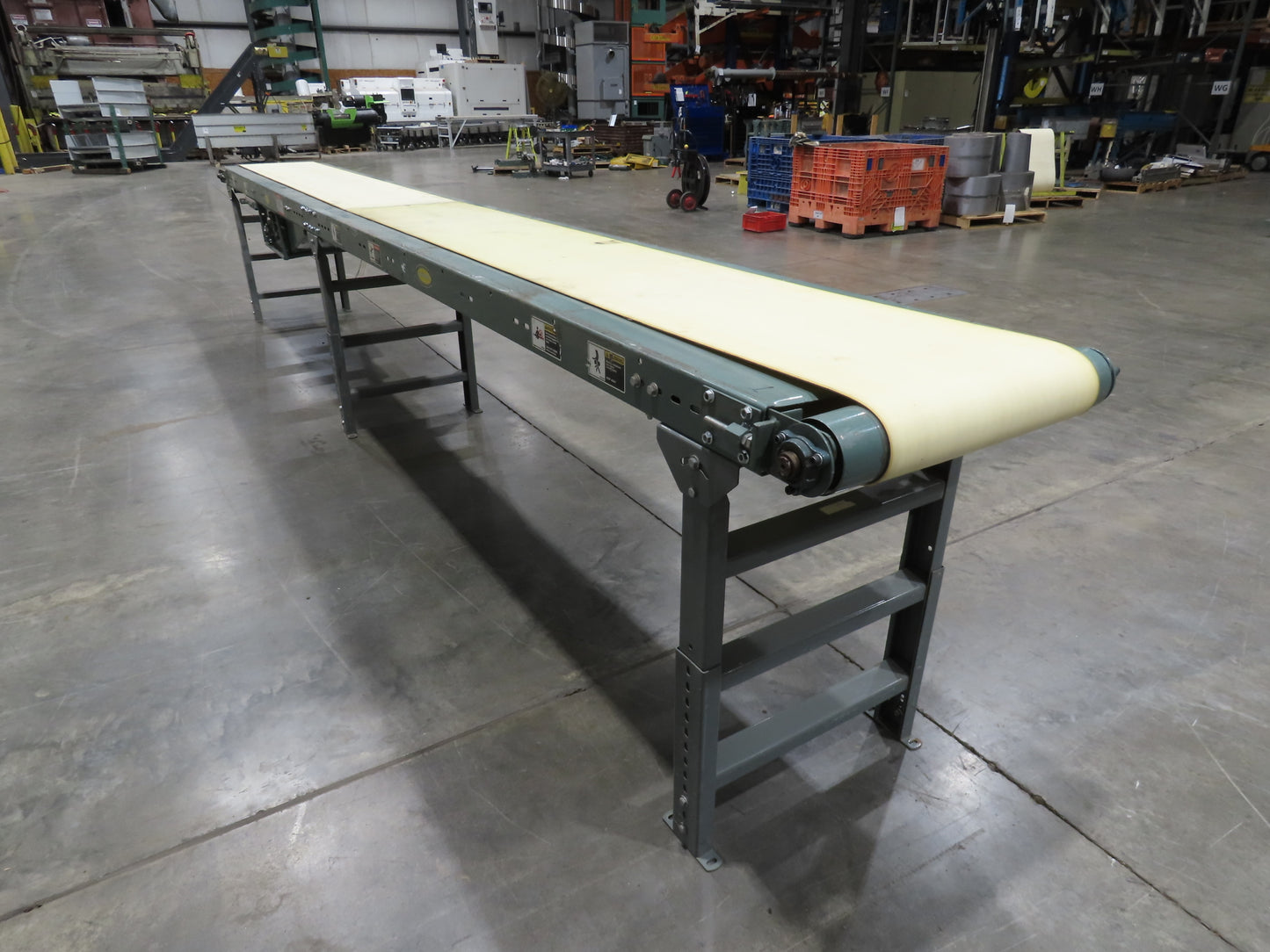 Hytrol 27"x 17' 10" Slider Bed Conveyor 18"Belt 2Hp 3PH Center Drive 86FPM