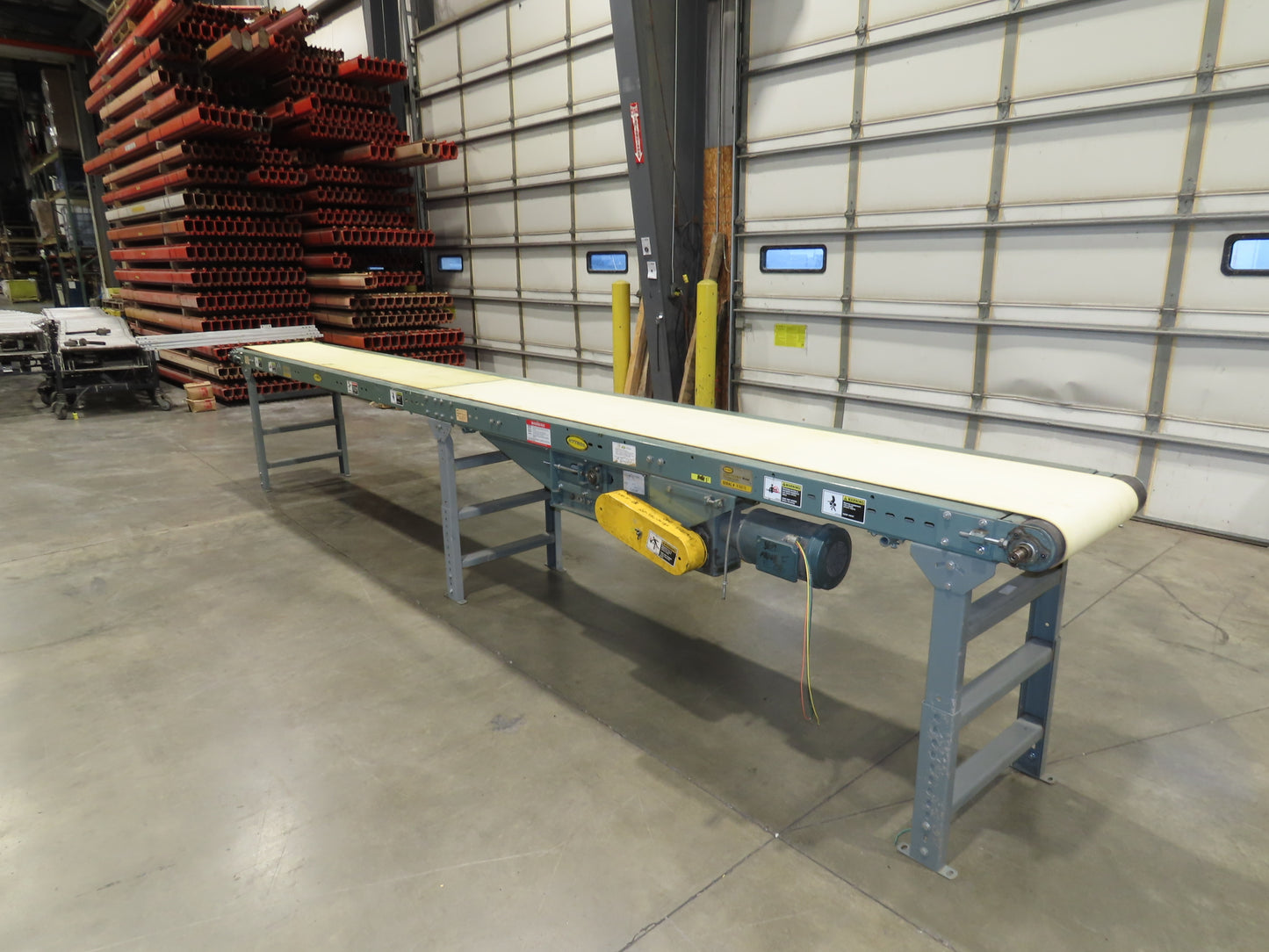 Hytrol 27"x 17' 10" Slider Bed Conveyor 18"Belt 2Hp 3PH Center Drive 86FPM