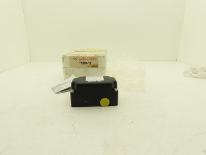 Fairchild T5200-10 Electro-Pneumatic Pressure Transducer 1-5 mA IN 3-15PSIG Out