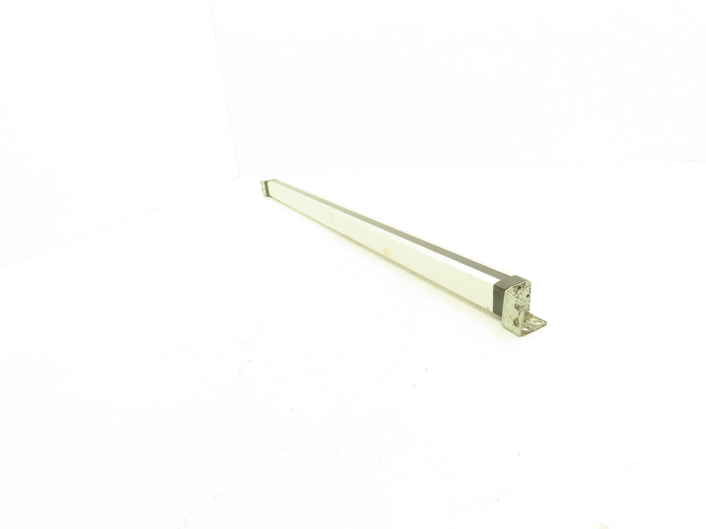 Omron F3W-C164-L Line Sensor 12-24VDC 64CM Sensor 28 1/2" Overall Length