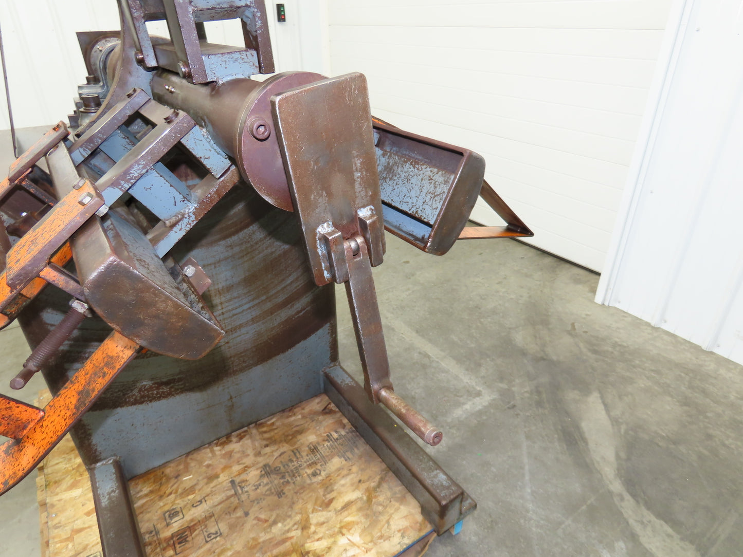 Dallas Industries R40X18 Coil Stock Uncoiler 4000lbs 16-20" ID 18" W Decoiler