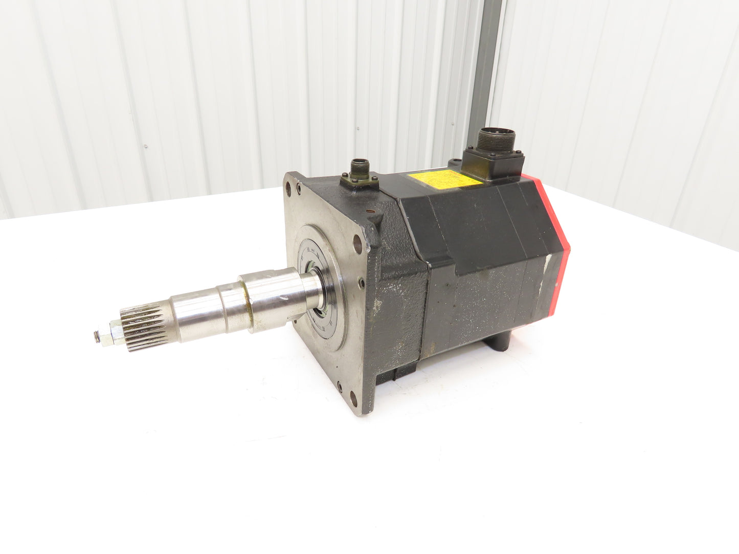 Fanuc A06B-0243-B605 AC Servo Motor 3kw 3000 RPM 141V Encoder A860-2014-T301