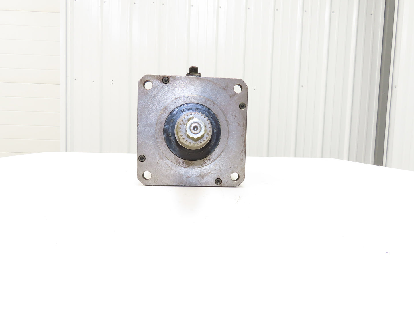 Fanuc A06B-0243-B605 AC Servo Motor 3kw 3000 RPM 141V Encoder A860-2014-T301