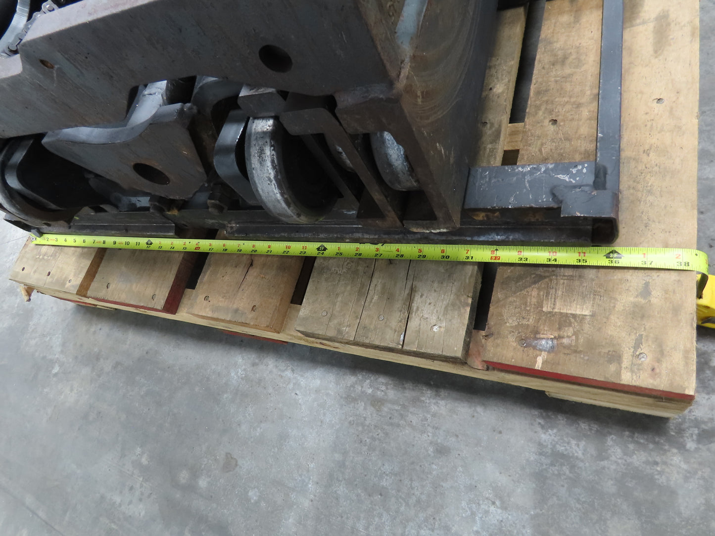 Mitsubishi FGC25K Forklift Mast 185" 3-Stage Tilt Class 2 Gas 5000lbs Capacity