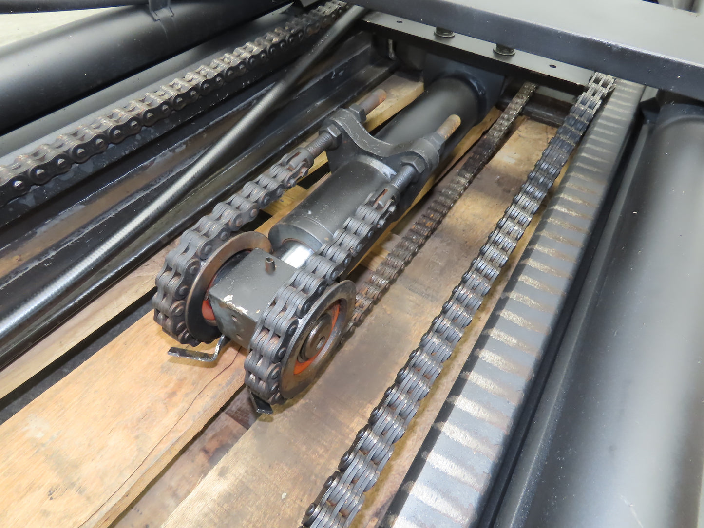 Mitsubishi FGC25K Forklift Mast 185" 3-Stage Tilt Class 2 Gas 5000lbs Capacity