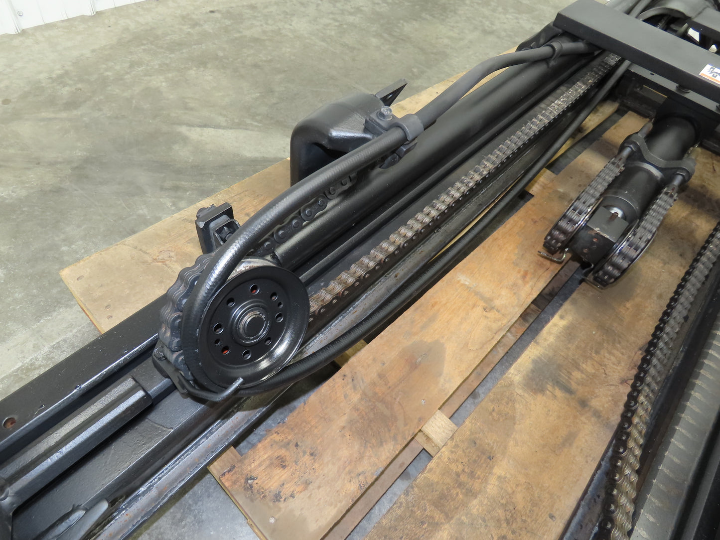 Mitsubishi FGC25K Forklift Mast 185" 3-Stage Tilt Class 2 Gas 5000lbs Capacity