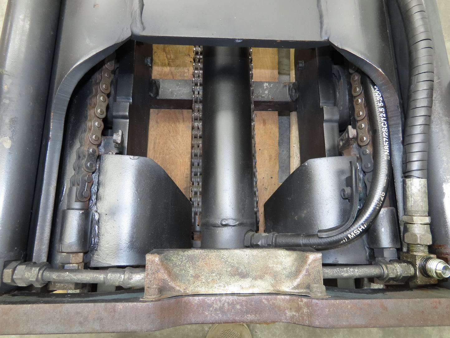 Mitsubishi FGC25K Forklift Mast 185" 3-Stage Tilt Class 2 Gas 5000lbs Capacity