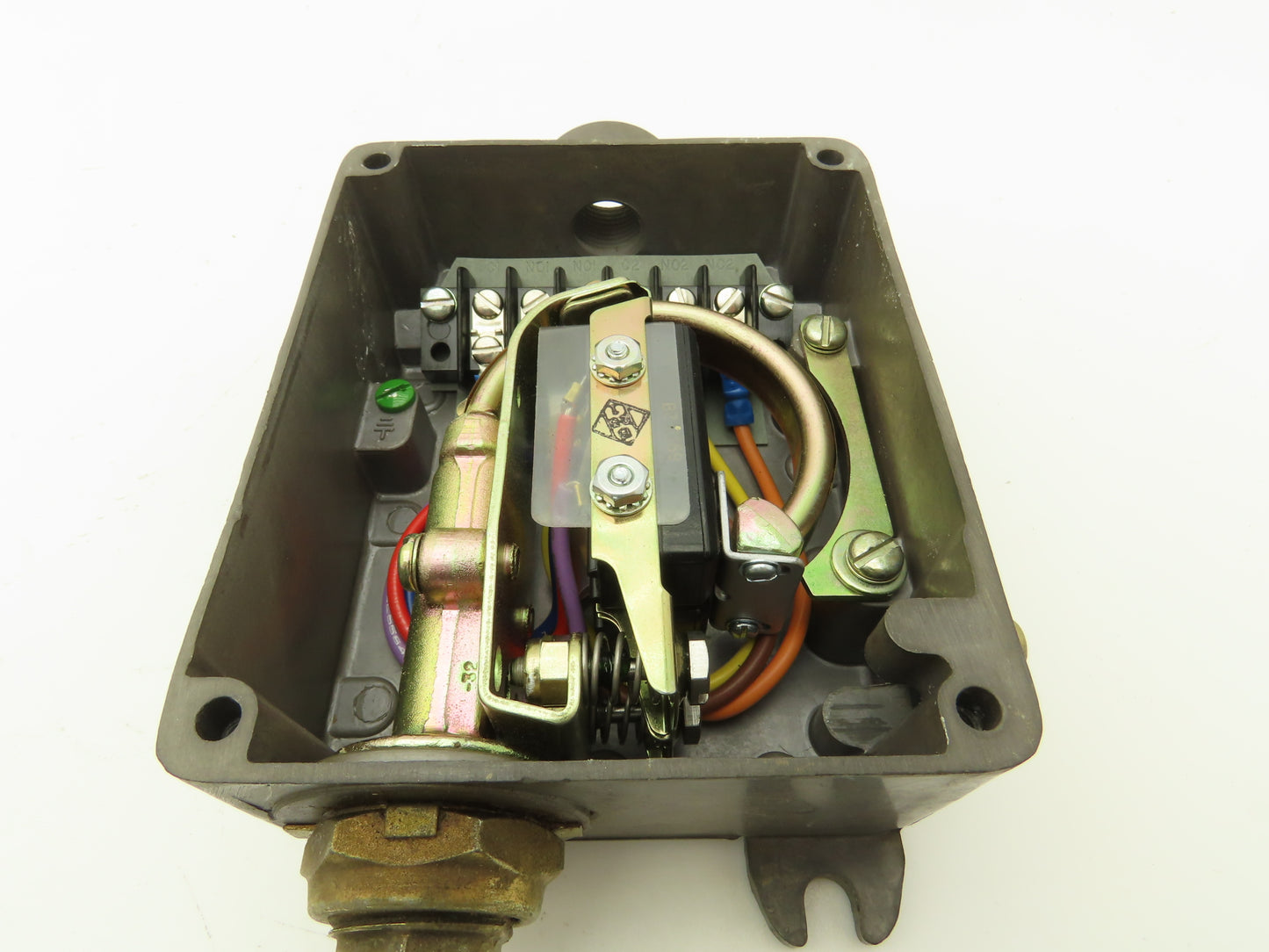 Barksdale B2T-M32 Pressure Actuated Switch 160-3200 PSI