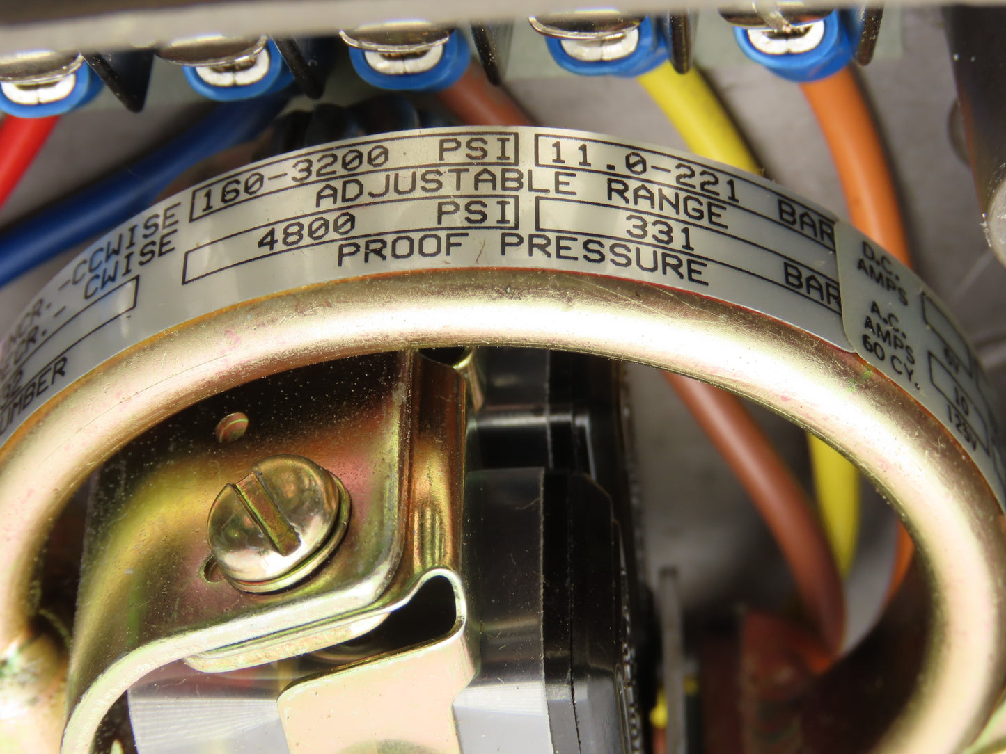 Barksdale B2T-M32 Pressure Actuated Switch 160-3200 PSI