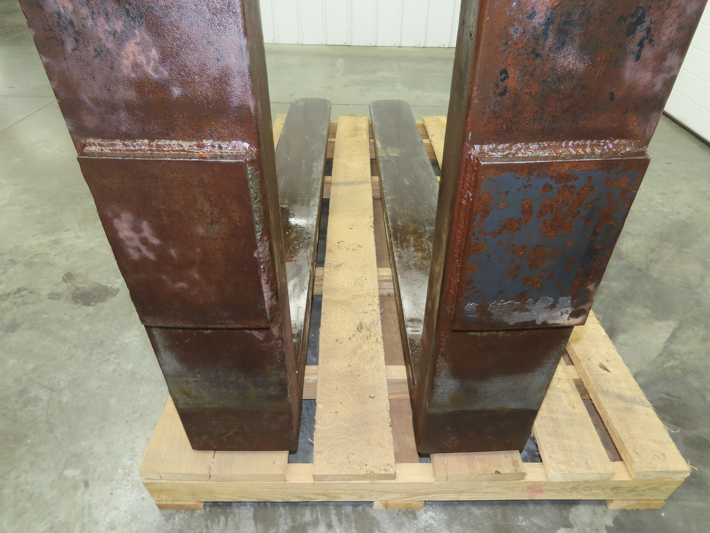 Hyster H300A 3-1/2" X 8" X 72" Pin-Type Shaft-Mounted Forklift Forks 30000lbs 6'