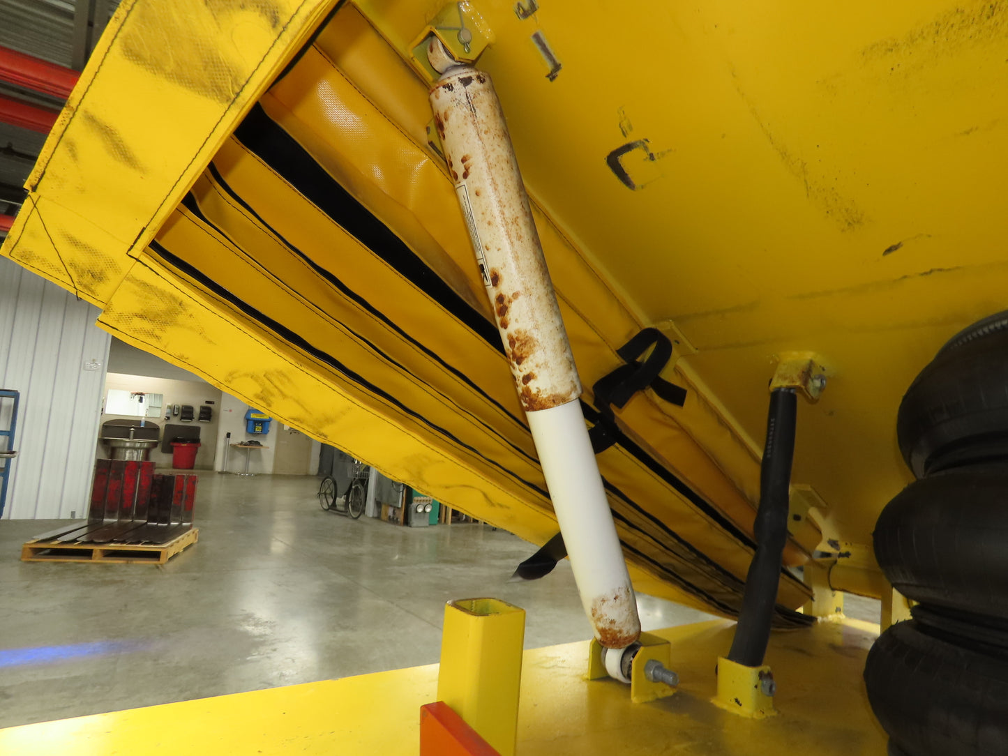 Knight FLT5257 Pneumatic Lift Tilt Table Tote Tipper 4000lb 30° Degree 57x52"