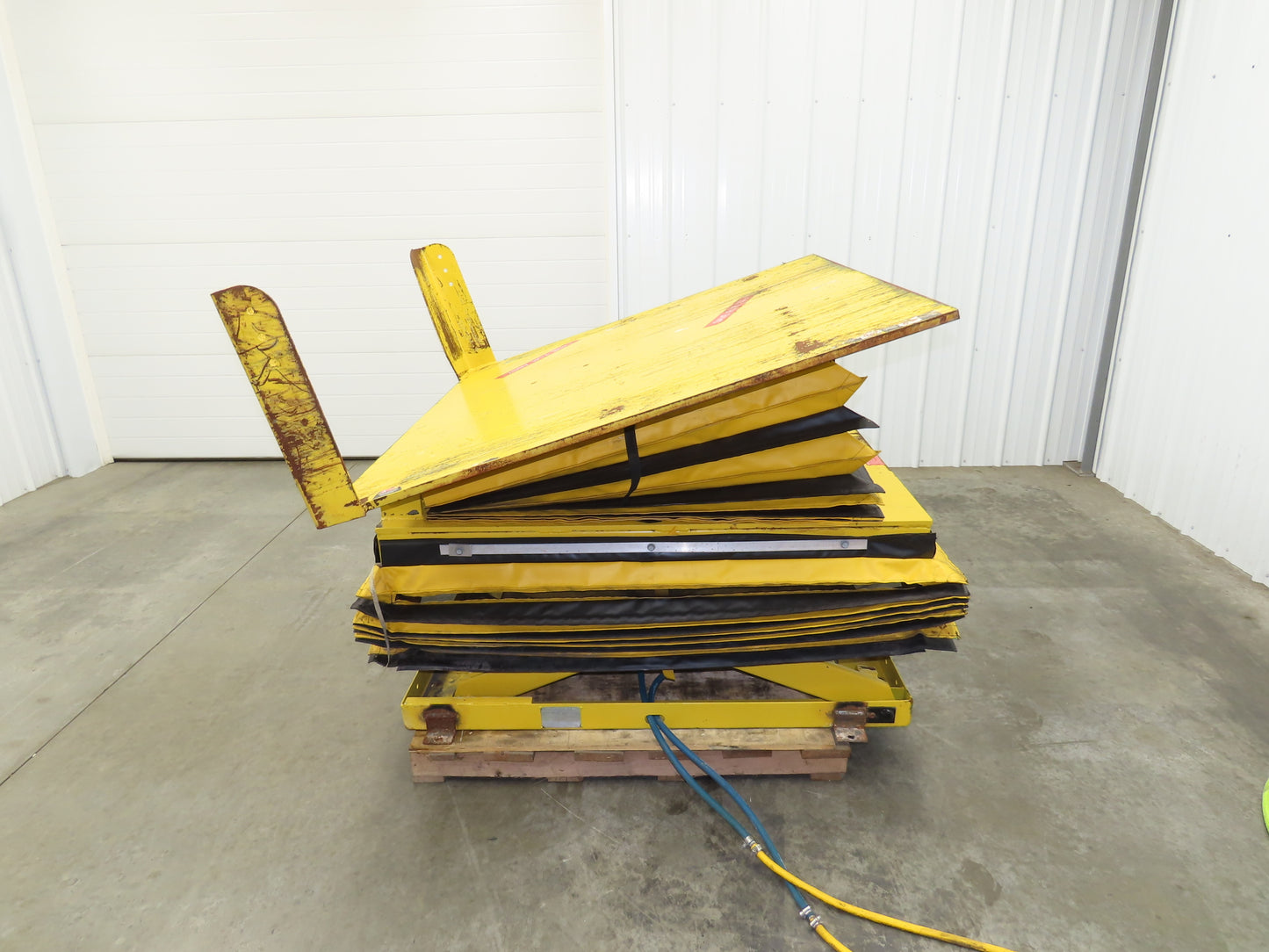 Knight FLT5257 Pneumatic Lift Tilt Table Tote Tipper 4000lb 30° Degree 57x52"