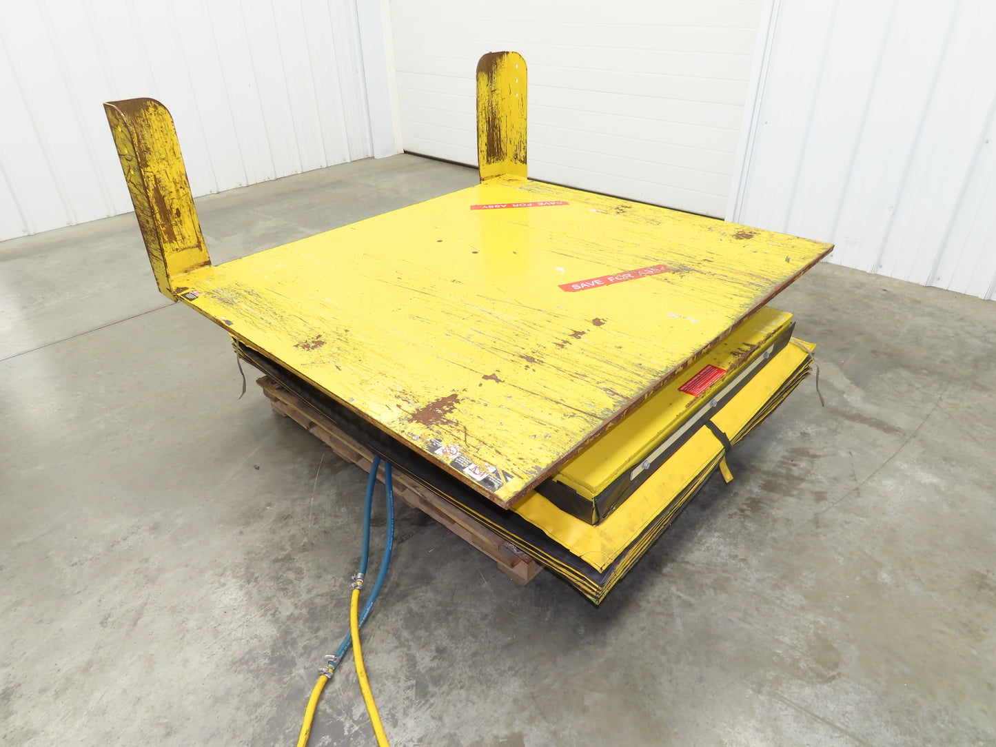 Knight FLT5257 Pneumatic Lift Tilt Table Tote Tipper 4000lb 30° Degree 57x52"