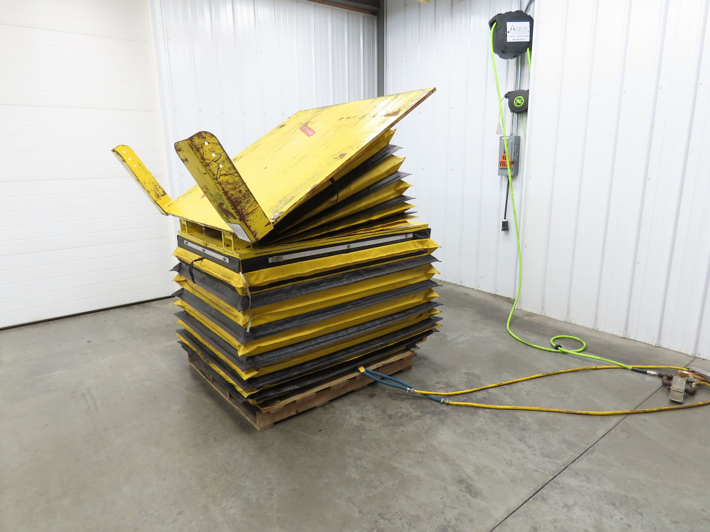 Knight FLT5257 Pneumatic Lift Tilt Table Tote Tipper 4000lb 30° Degree 57x52"