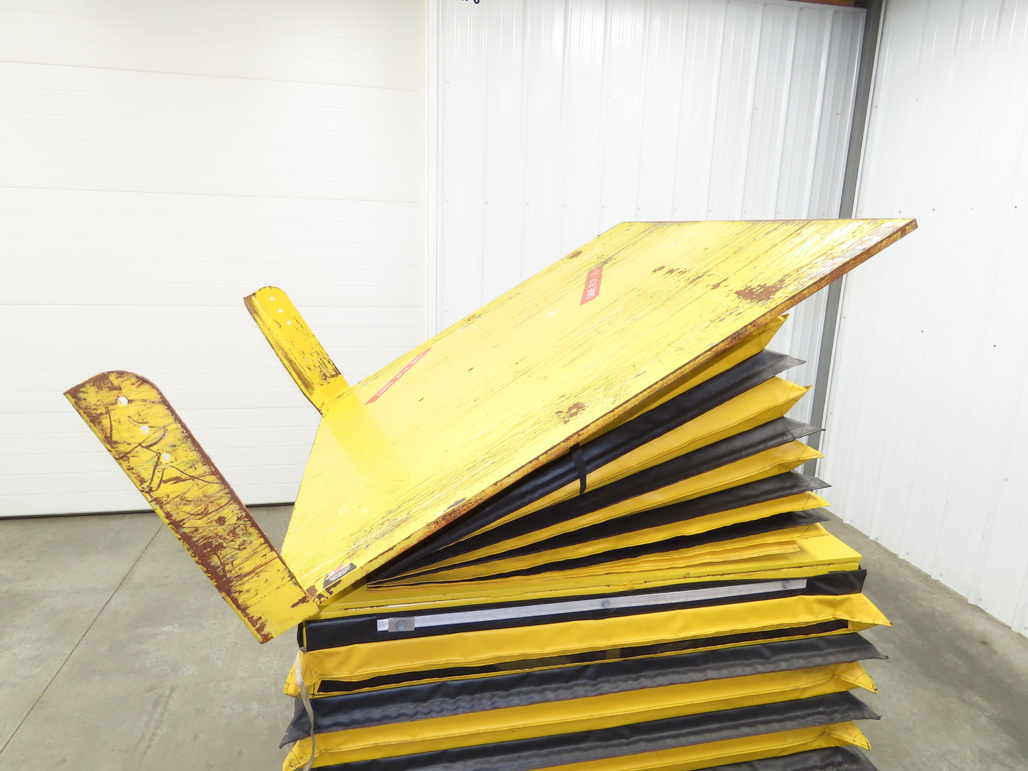 Knight FLT5257 Pneumatic Lift Tilt Table Tote Tipper 4000lb 30° Degree 57x52"