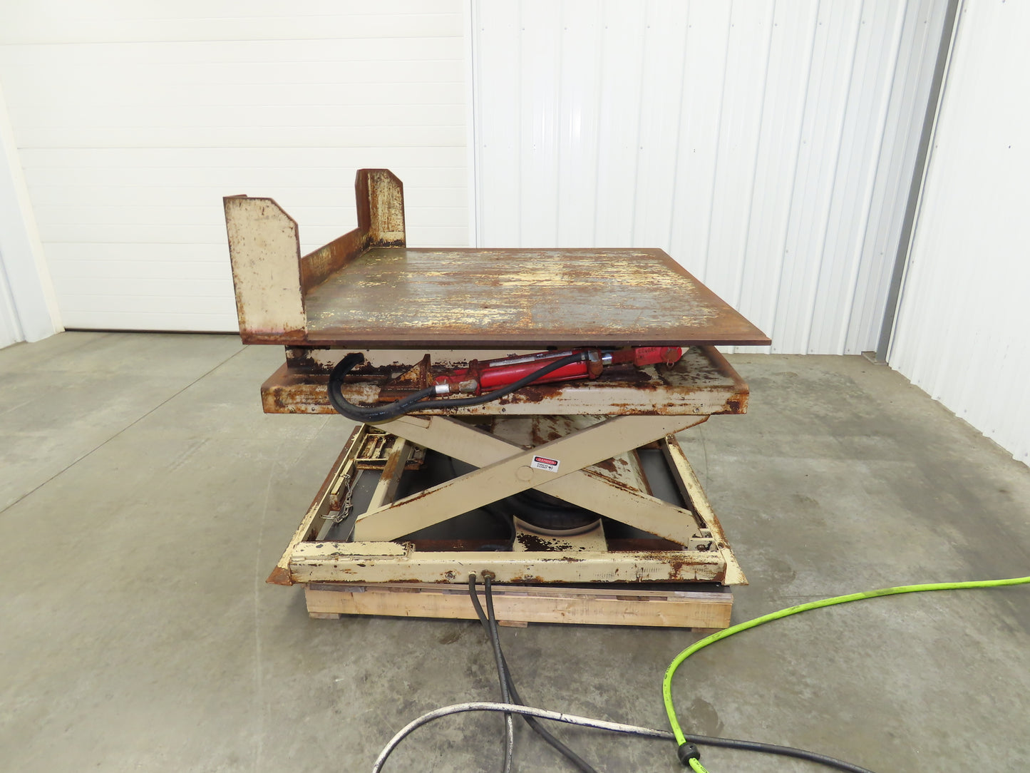 Pneumatic Lift Tilt Table Tote Tipper 2000lb 28° Degree 50x46" Top