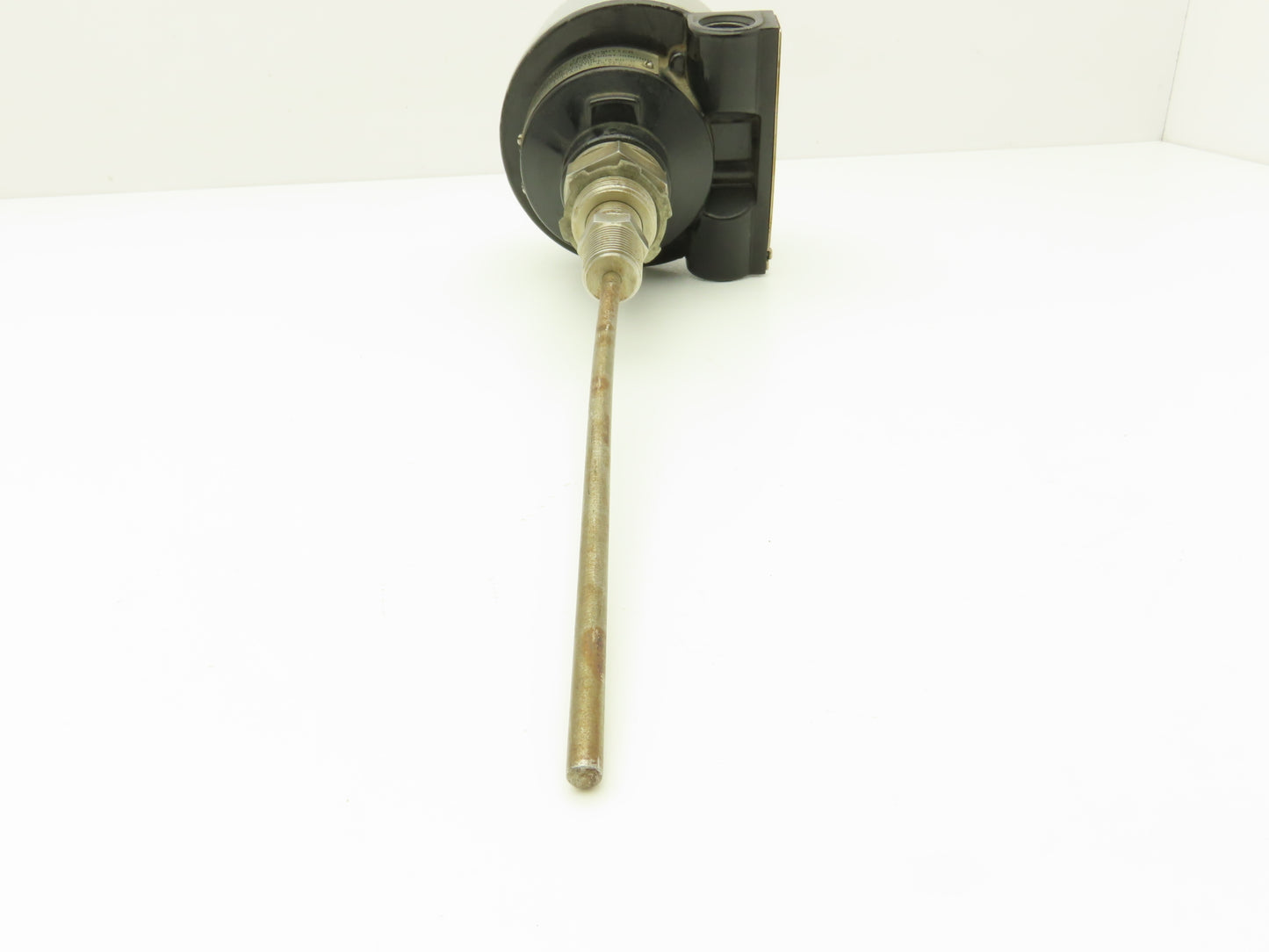 Hy-Cal CT-881-A Temperature Transmitter 8" Probe 9-45VDC