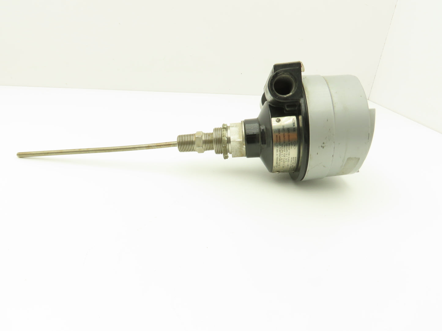 Hy-Cal CT-881-A Temperature Transmitter 8" Probe 9-45VDC