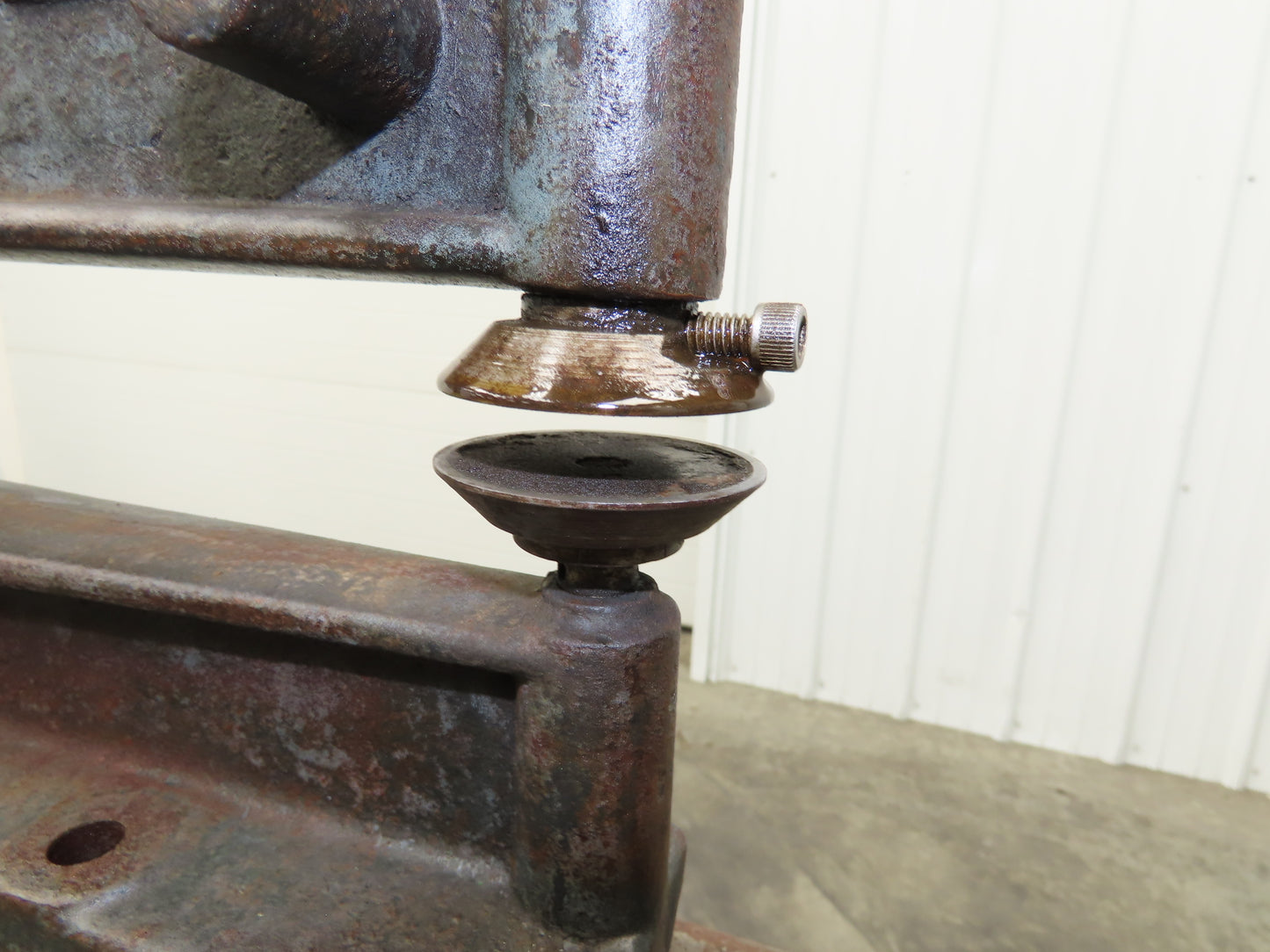 Niagara 13 Power Metal Circle Shear 32" Circle Cutter 16GA 1/2Hp 230/460 3Ph