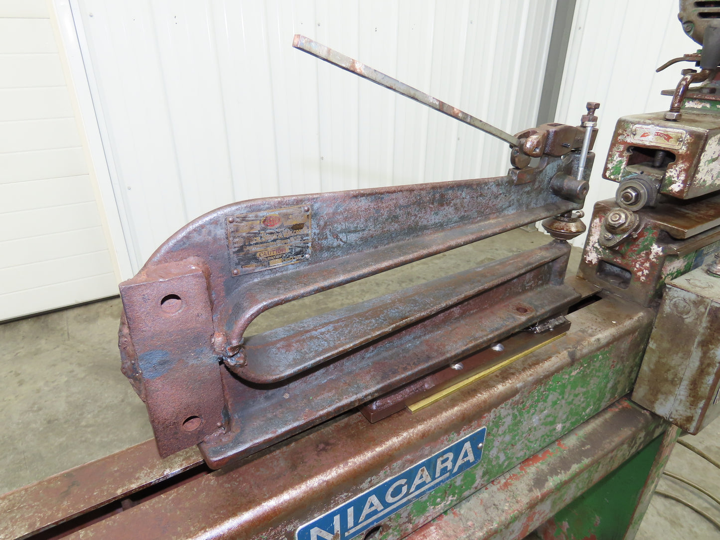Niagara 13 Power Metal Circle Shear 32" Circle Cutter 16GA 1/2Hp 230/460 3Ph
