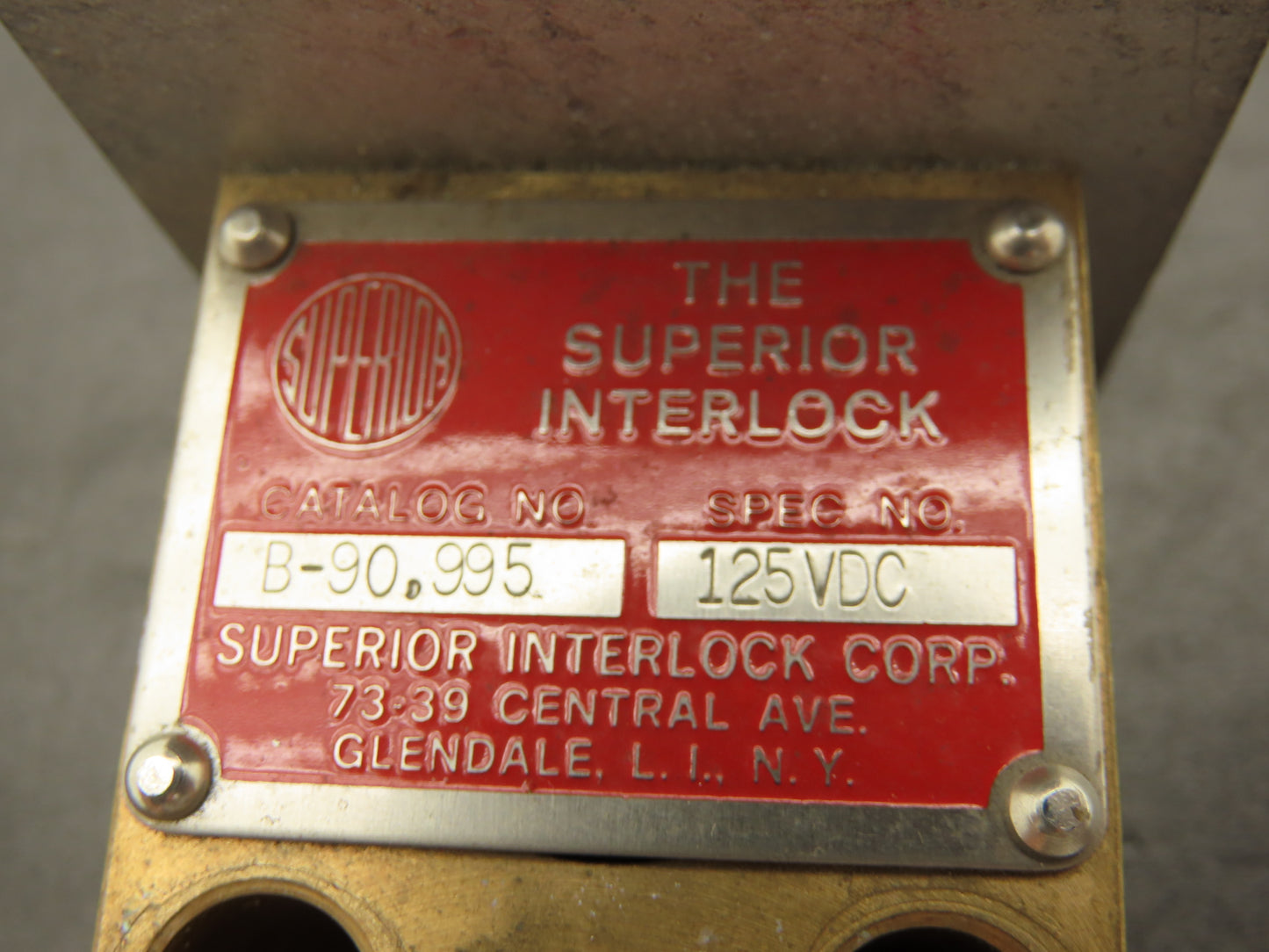 Superior Interlock B-90.995 Safety Interlock Device 125VDC Activated Solenoid
