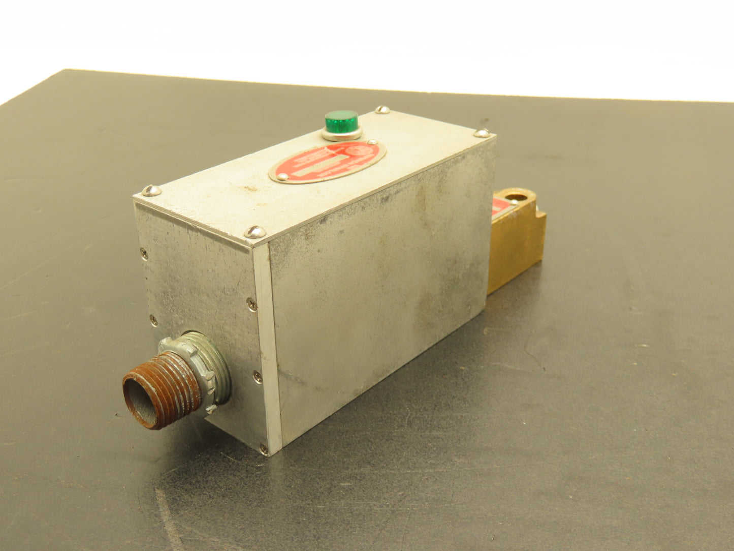 Superior Interlock B-90.995 Safety Interlock Device 125VDC Activated Solenoid