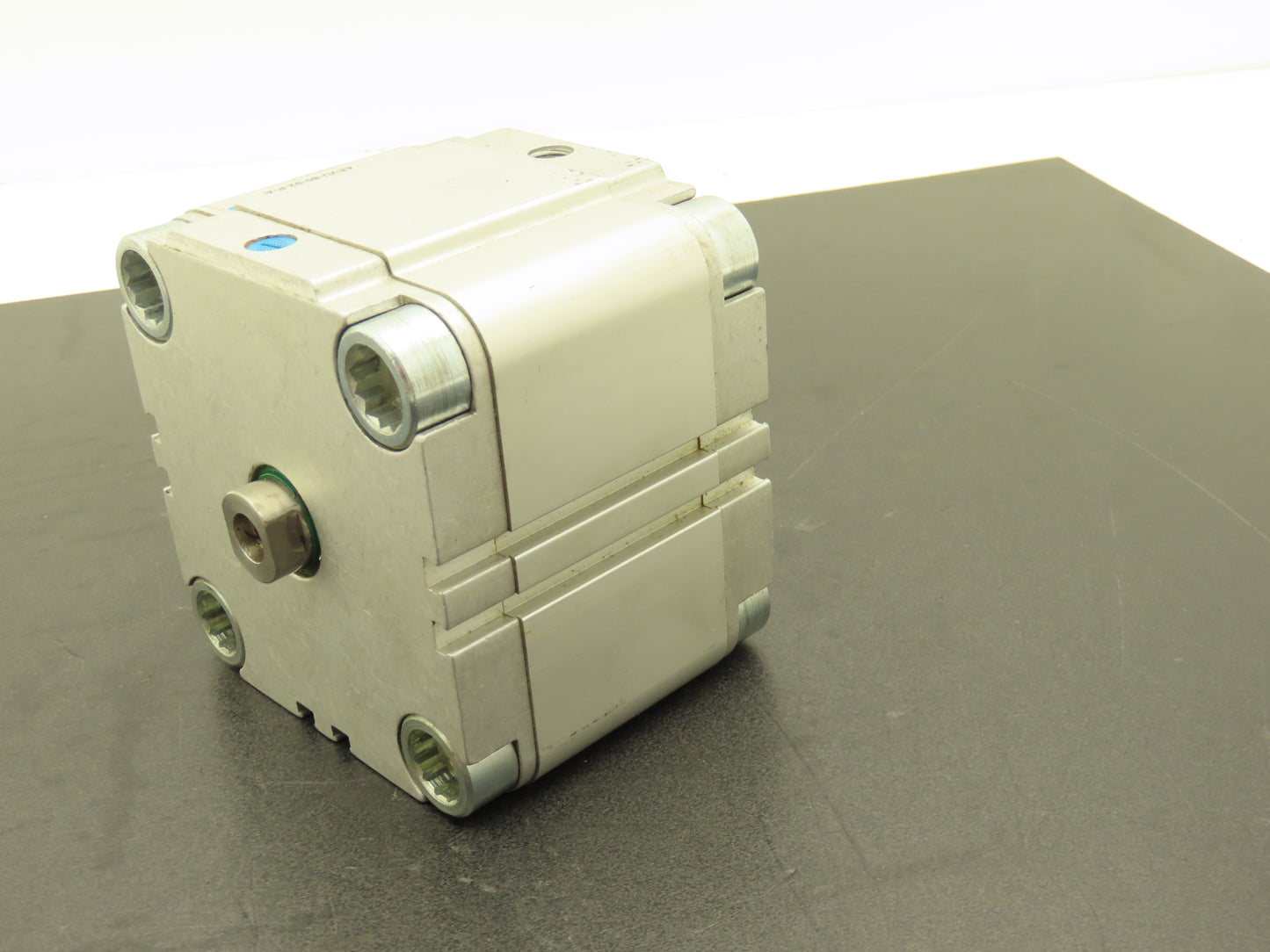 Festo AEVU-80-32-P-A Pneumatic Cylinder 80mm Bore 32mm Stroke 145PSI